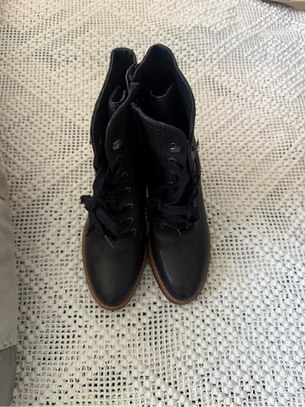 Naturalizer Black Lace-Up Women's Ankle Boots with Brown Trim